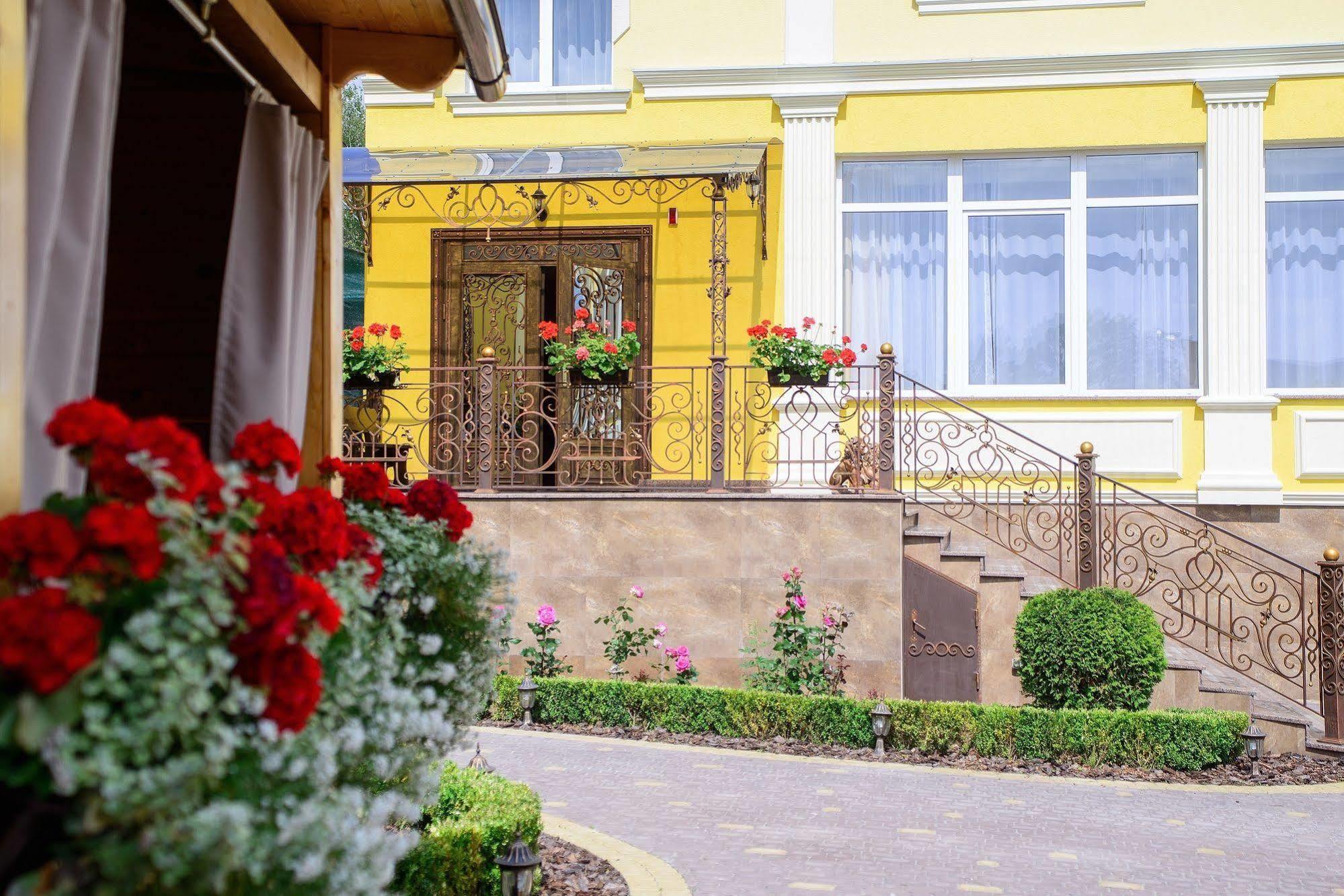 Argo Otel Lviv Dış mekan fotoğraf