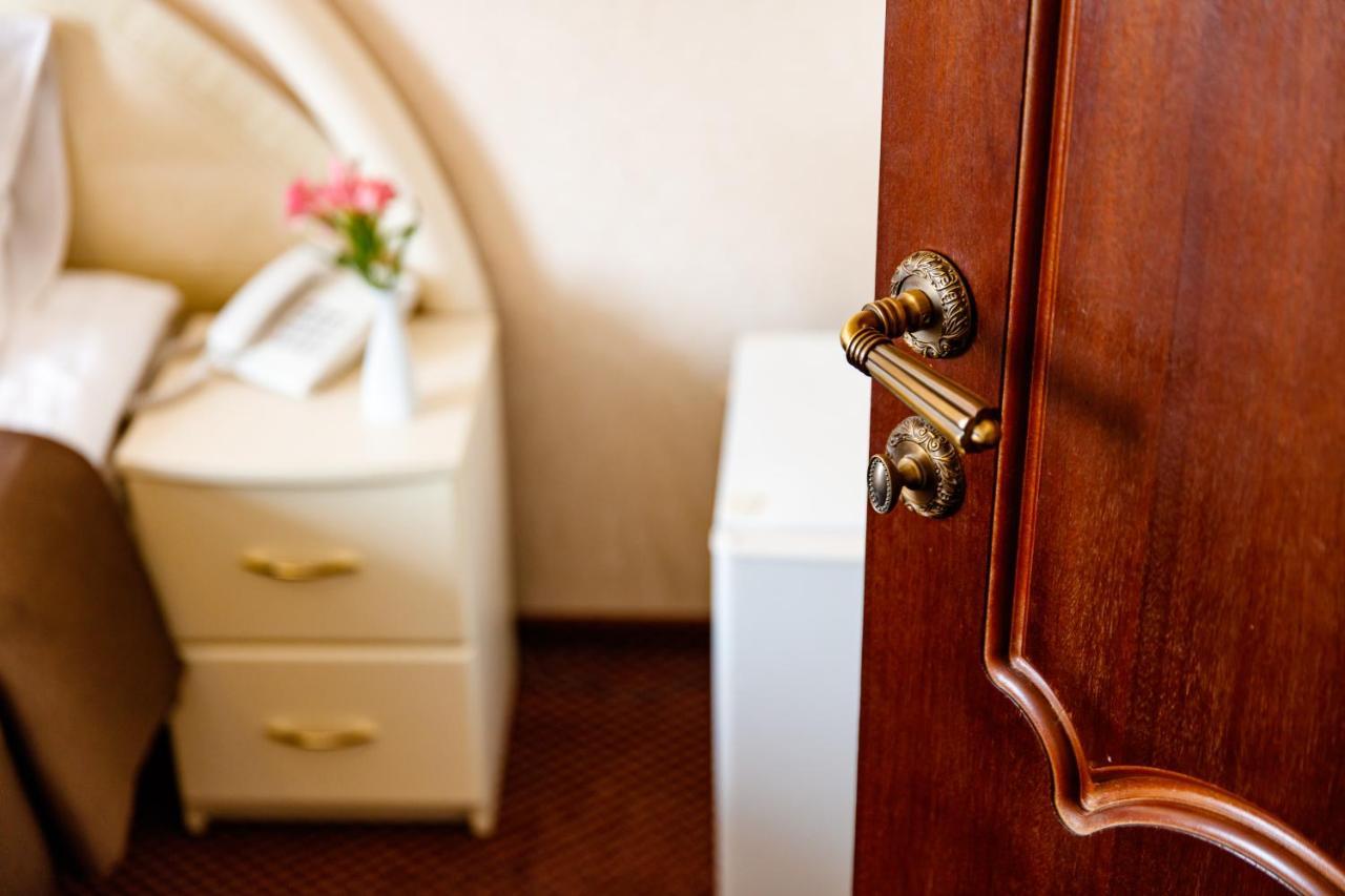 Argo Otel Lviv Dış mekan fotoğraf